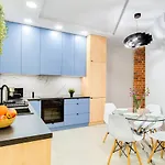 Apartment Pleasant ~ 700m Main Square - Self Check-in 24h
