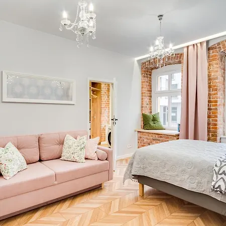 Pleasant ~ 700m Main Square - Self Check-in 24h * Breslavia